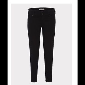 Torrid super stretch jeggings in black